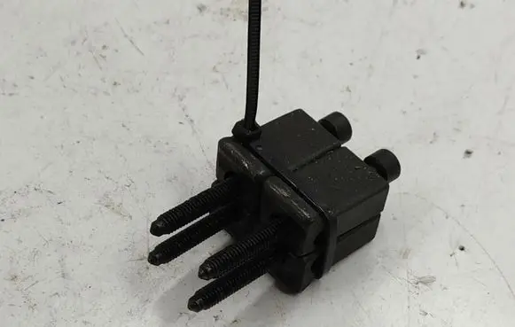 Volkswagen Sharan Fuel Injector clamp holder