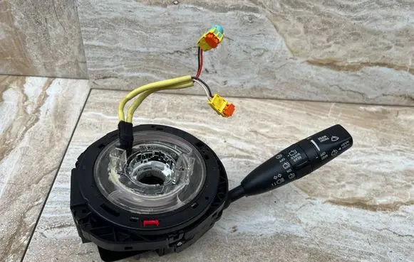 Maserati Levante Wiper turn signal indicator stalk/switch 670093947 5Z007DX9AC