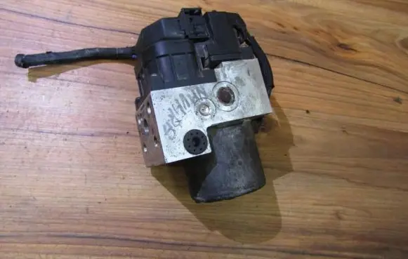 Nissan Navara D22 ABS Pump 11000031300 47660vk310