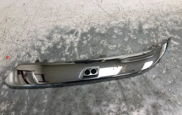 Front bumper splitter molding