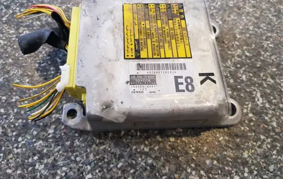 Toyota Prius (XW20) Airbag control unit/module 8917047380