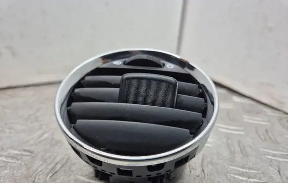 Peugeot 3008 I Dashboard side air vent grill/cover trim Y05201