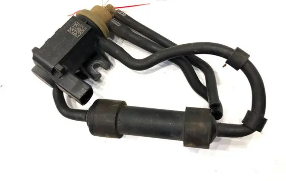 Volkswagen PASSAT CC Fuel pressure regulator 1K0906627B
