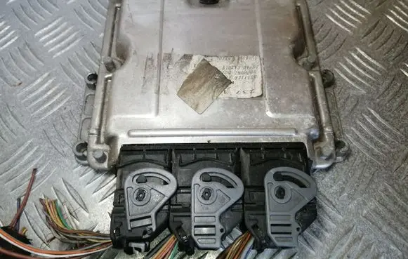Renault Scenic I Engine control unit/module 8200078730 0281001934 HOM8200039569