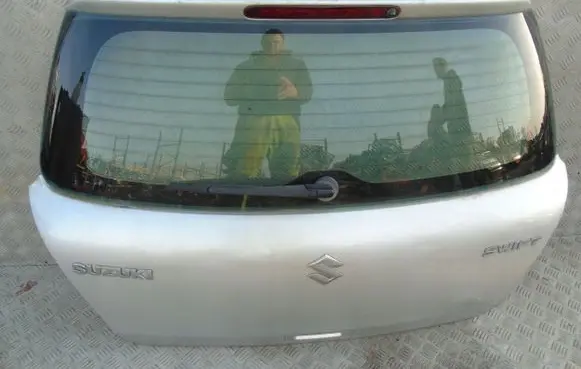 Suzuki Swift I Tailgate/trunk/boot lid SUZUK182