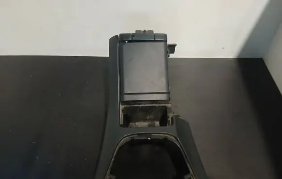 Volvo S80 Center console 3409495