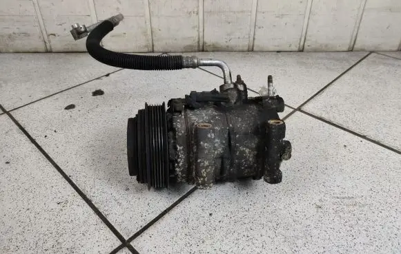 Chrysler Town & Country V Air conditioning (A/C) compressor (pump)