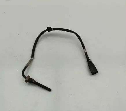 Volkswagen Touareg II Oil temperature sensor 1J0973802 059906088CF