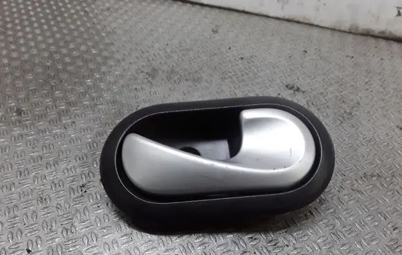 Dacia Sandero Front door interior handle 8200733847