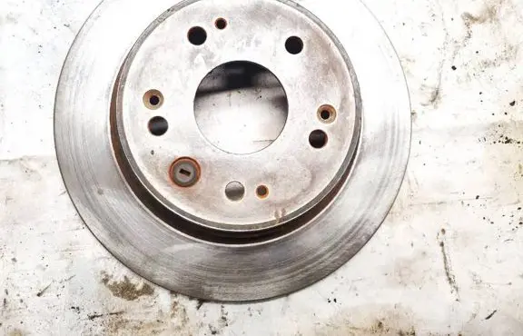 Honda CR-V Rear brake disc neventiliuojamas