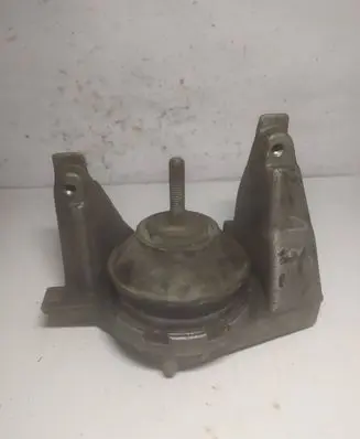 Audi A6 S6 C4 4A Engine mount bracket 4A0199352 90310077