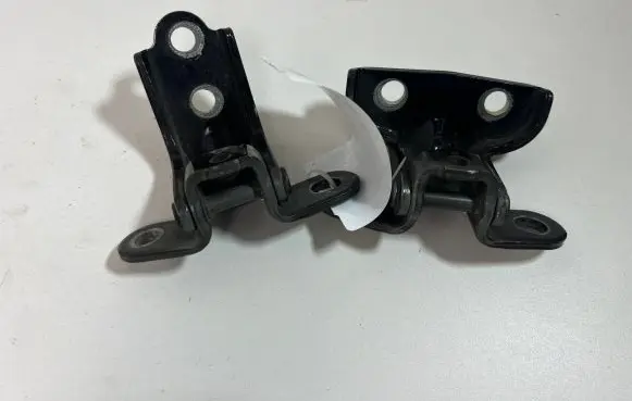 Rear door hinge set