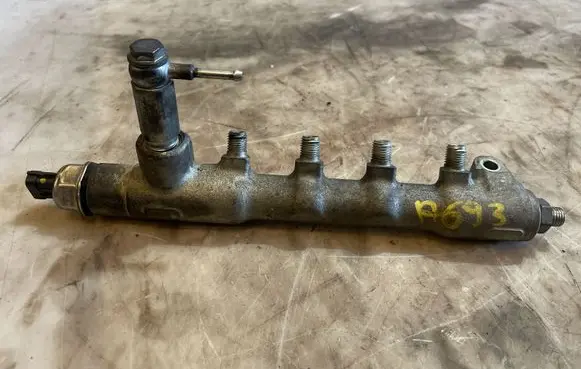 Opel Astra H Fuel main line pipe 55PP0501