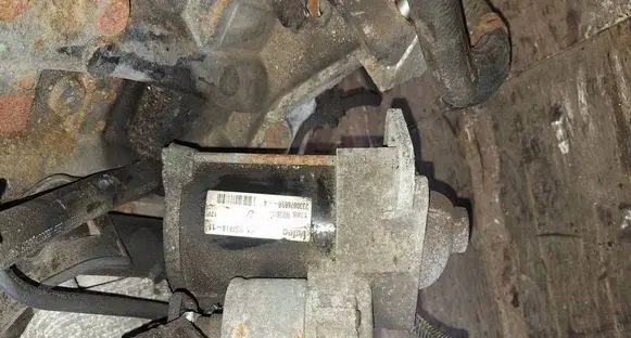 Dacia Sandero Starter motor 233007689R RSM1411