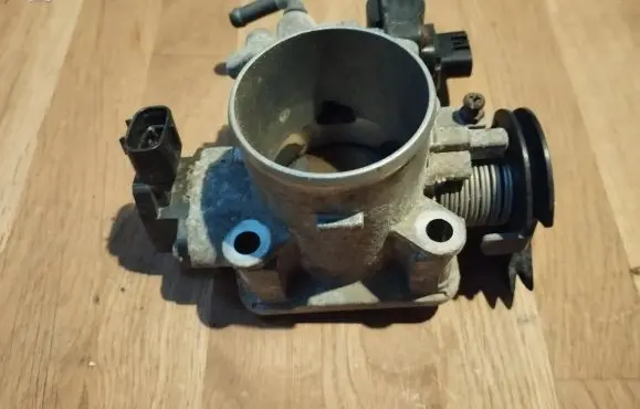 Suzuki Liana Throttle valve 1368001612