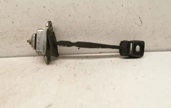 Skoda Octavia Mk2 (1Z) Front door check strap stopper