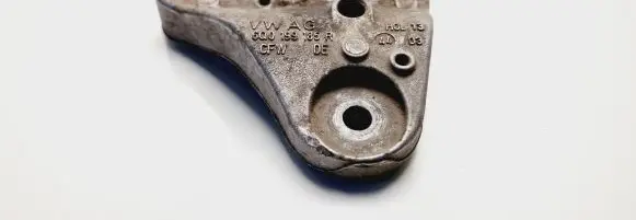 Skoda Fabia Mk1 (6Y) Engine mounting bracket 6Q0199185R