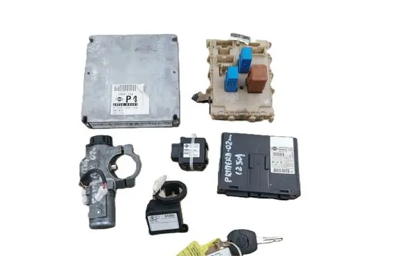 Nissan Primera Engine ECU kit and lock set 23710AU601 8157MT