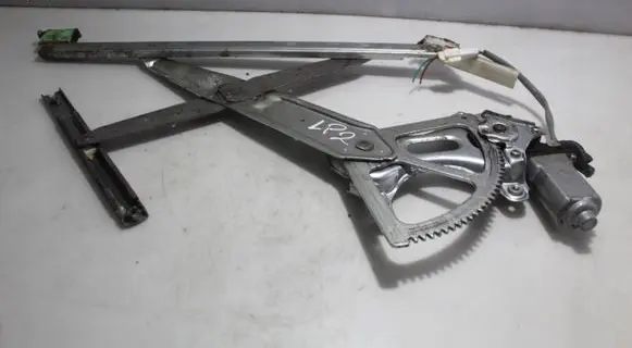 Lexus IS 200-300 Front window lifting mechanism without motor