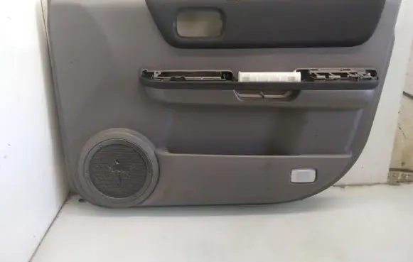 Nissan X-Trail T30 Front door card panel trim