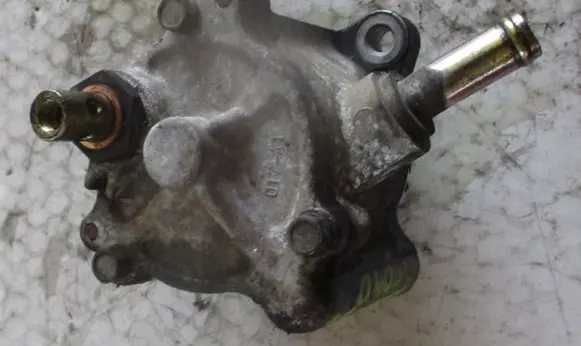 Toyota Corolla E120 E130 Vacuum pump