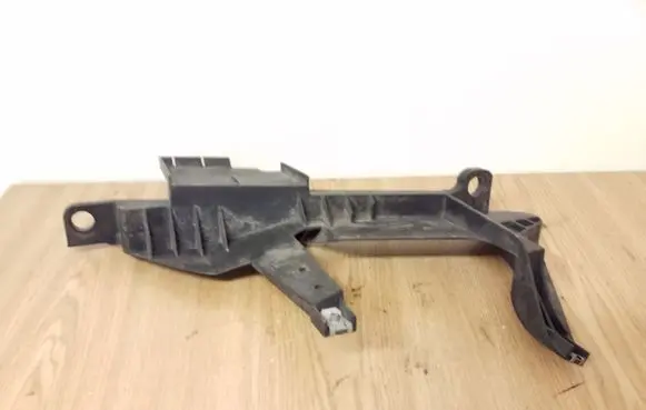 BMW X3 E83 Headlight/headlamp mounting bracket 1301073024