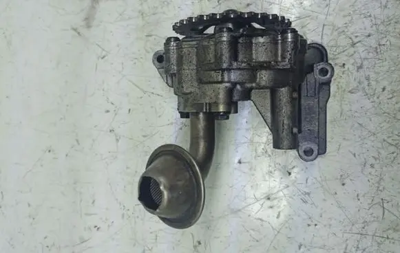 Audi A4 S4 B6 8E 8H Oil pump 038115105B