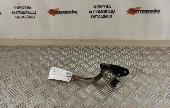 Headlight/headlamp level sensor