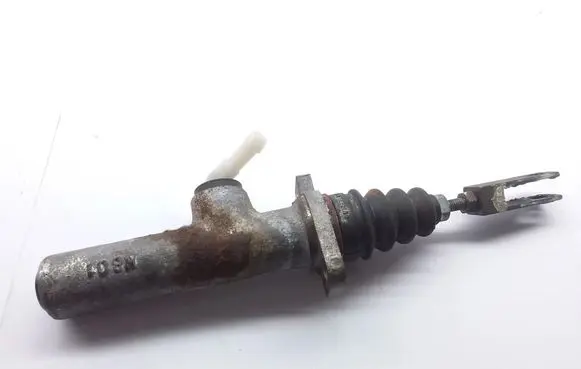 Audi 100 200 5000 C3 Clutch master cylinder 