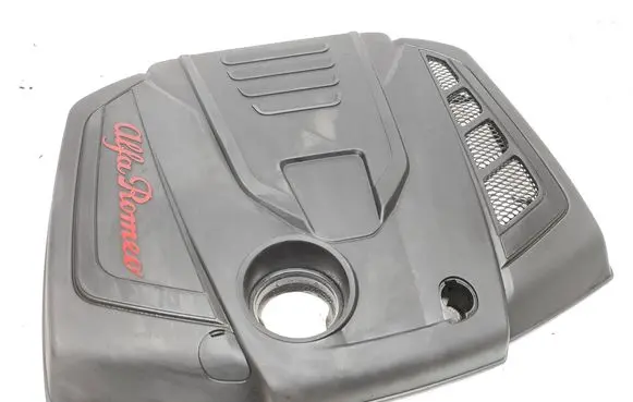 Alfa Romeo Stelvio Engine cover (trim)