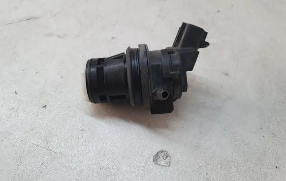 Toyota RAV 4 (XA40) Windscreen/windshield washer pump 8533060180 0602104621