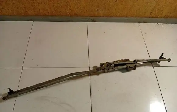 Citroen C4 II Front wiper linkage and motor 180982