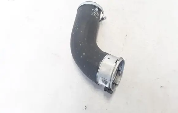 Volvo XC90 Intercooler hose/pipe 31657743