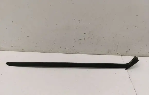 Opel Astra L Windshield trim 9853780280