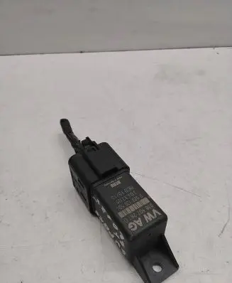 Glow plug pre-heat relay