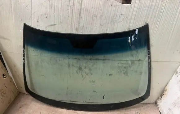 Volvo S60 Front windscreen/windshield window 