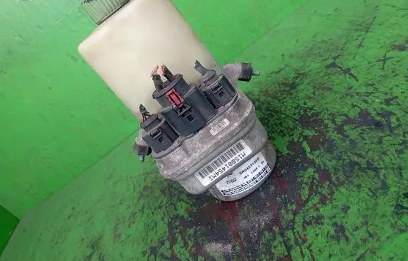 Skoda Fabia Mk2 (5J) Power steering pump 6R0423156B