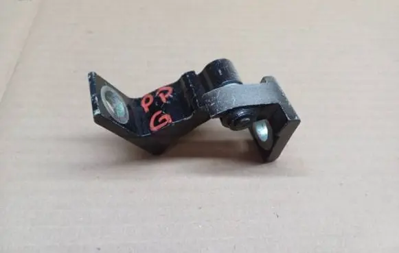 Volkswagen Tiguan Front door upper hinge 