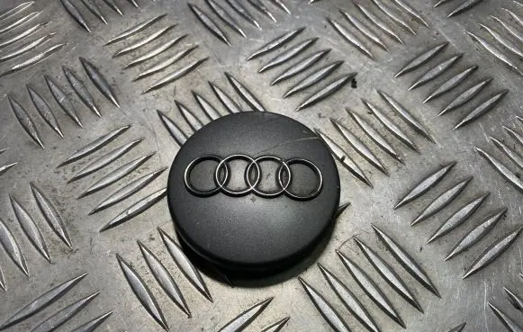 Audi A6 S6 C6 4F Original wheel cap 4B0601170