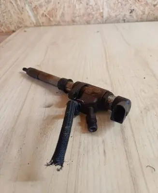 Volvo V50 Fuel injector 9647247280