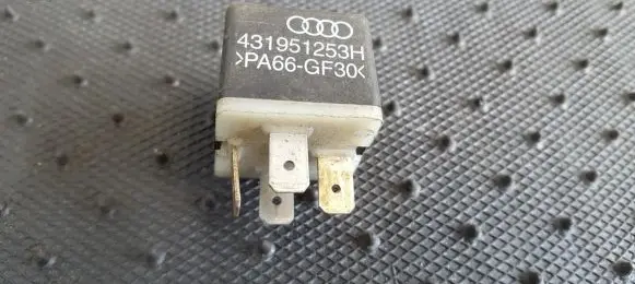 Volkswagen PASSAT B5 Other relay 431951253H