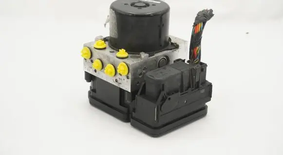 Ford Focus ABS Pump BV612C405AF 10096101403
