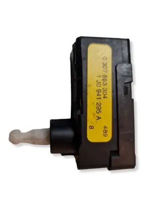 Audi A4 S4 B7 8E 8H Headlight level adjustment motor 0307853304 1J0941295A