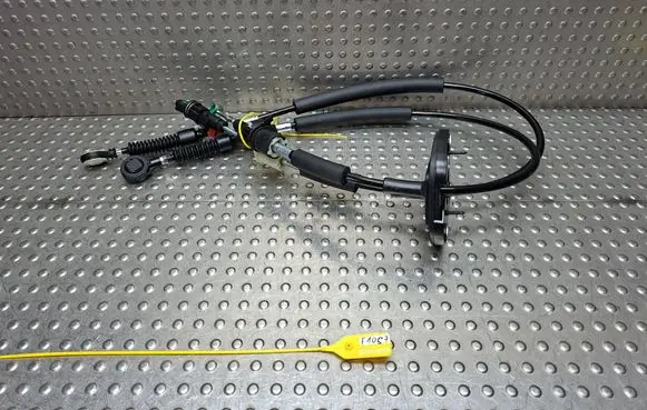 Lancia Ypsilon Gear shift cable bracket 46340344