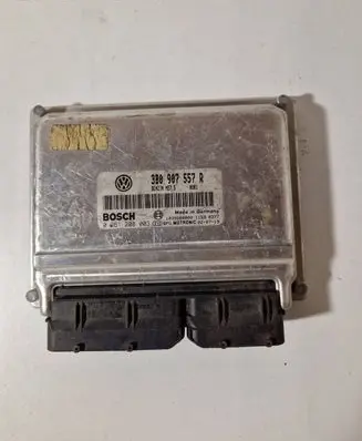 Volkswagen PASSAT B5.5 Engine control unit/module 3B0907557R 061208003 1039S00000