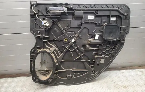 Dodge RAM Rear window lifting mechanism without motor