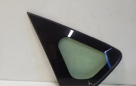 Toyota Prius (XW30) Rear side window E643R005834