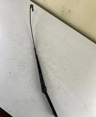 Skoda Fabia Mk1 (6Y) Front wiper blade arm
