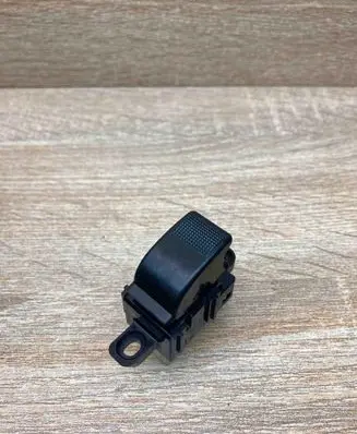 Mazda 5 Electric window control switch 3583F30