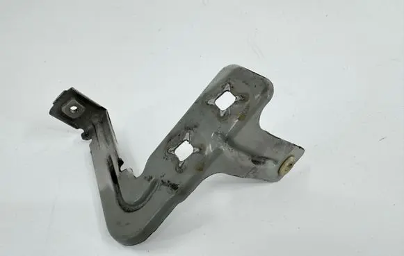 BMW 1 F20 F21 Fender mounting bracket